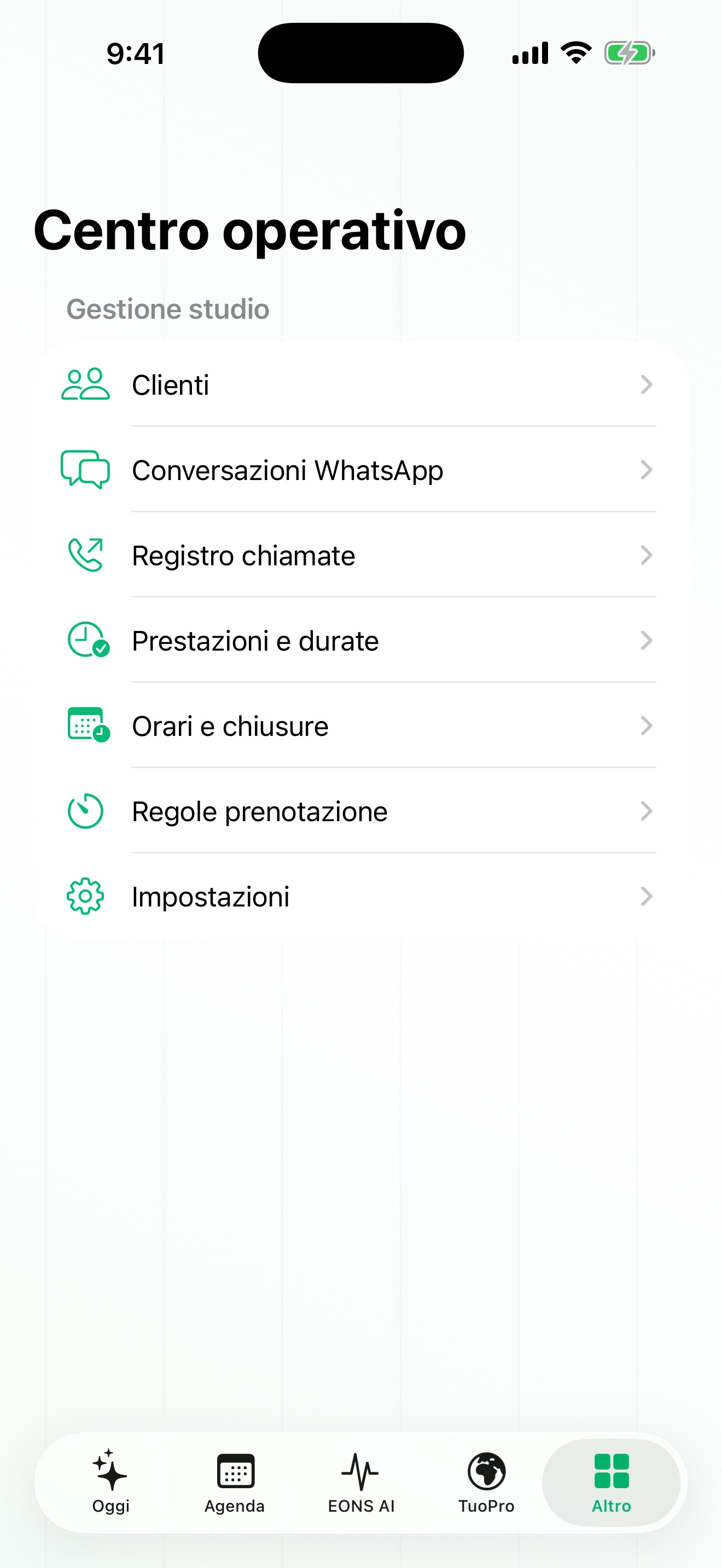 Schermata reale del centro operativo EONS con clienti, WhatsApp, chiamate e prestazioni